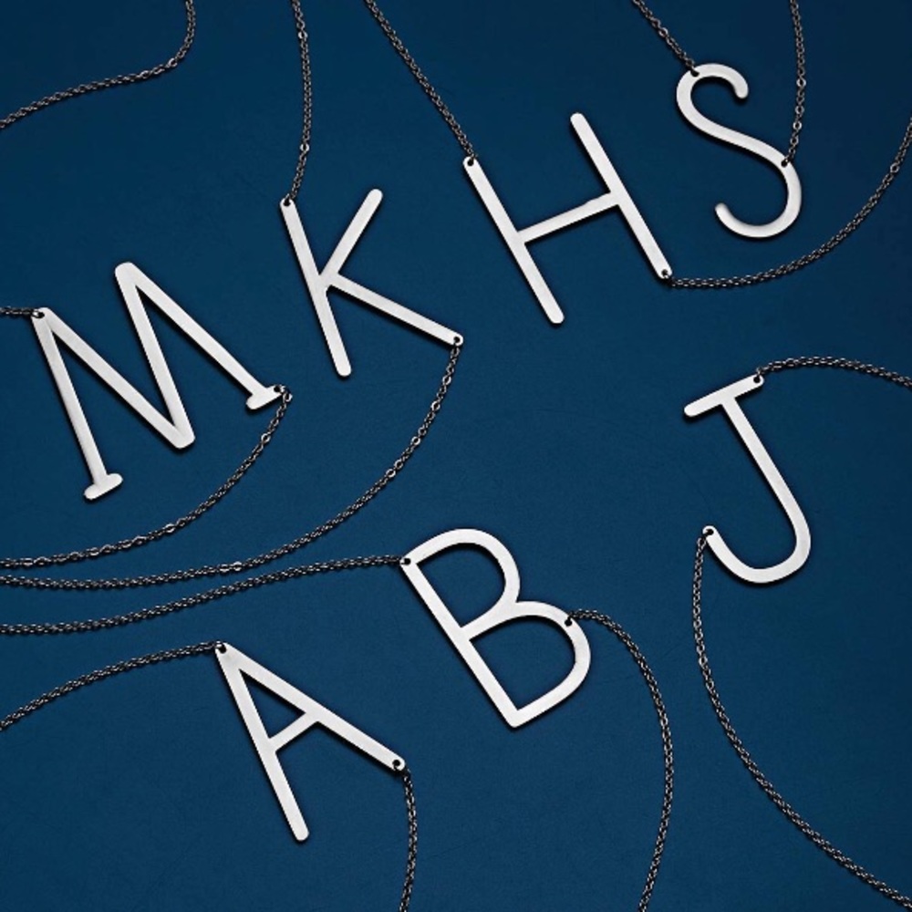 ✨• SILVER Woman’s NameInitial Necklace •| M | *NWT - Picture 5 of 8